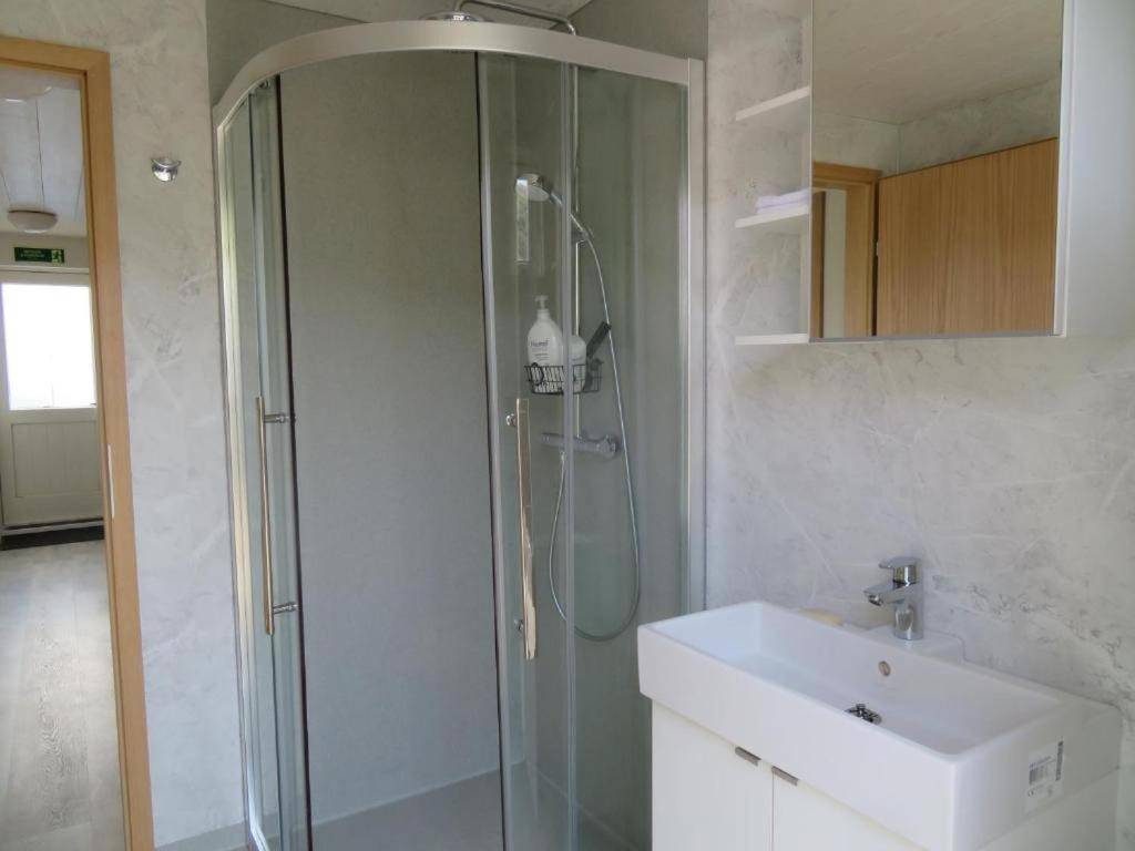 Mosas Cottages Флудир Екстериор снимка
